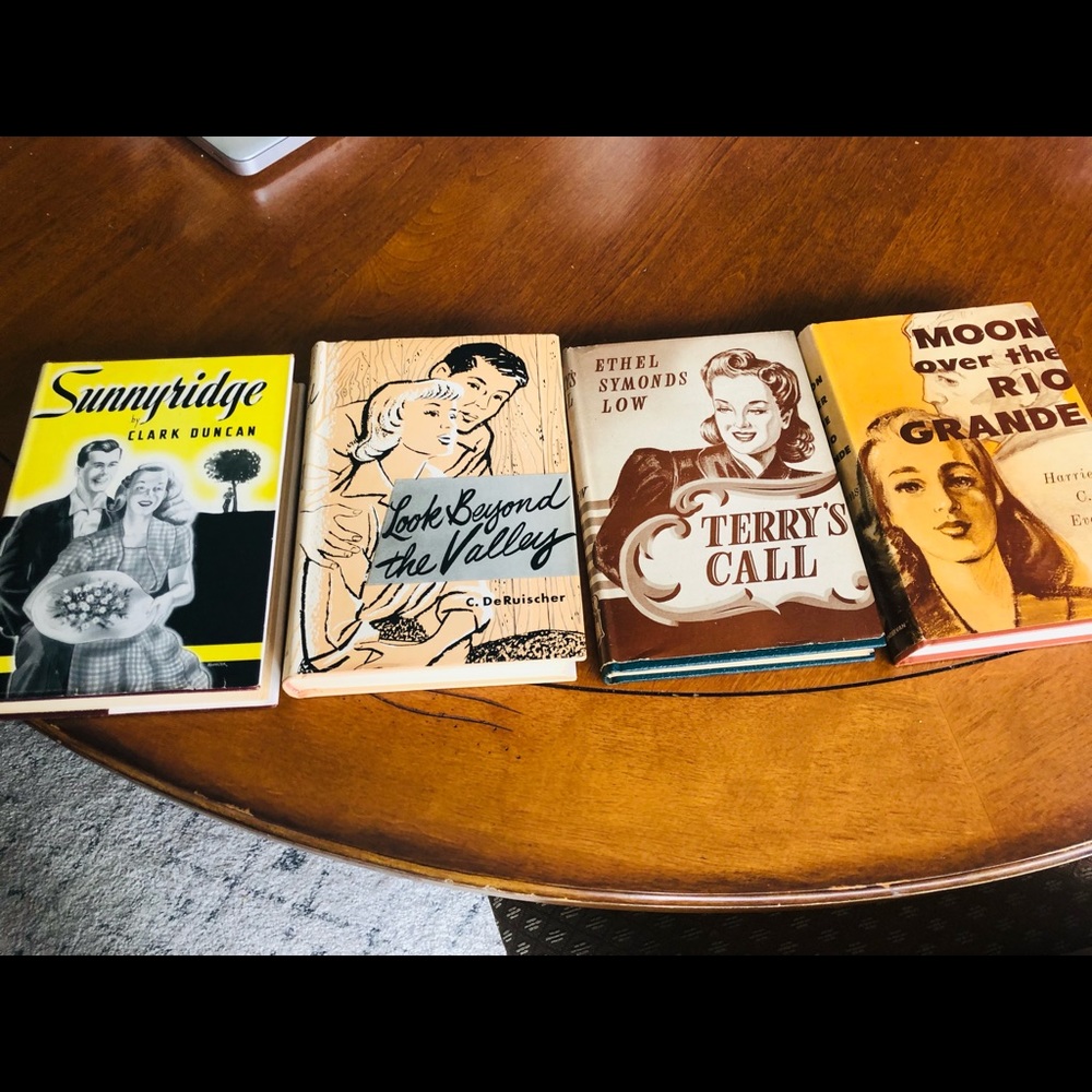 Set of 4 vintage books - Picture 2 of 3